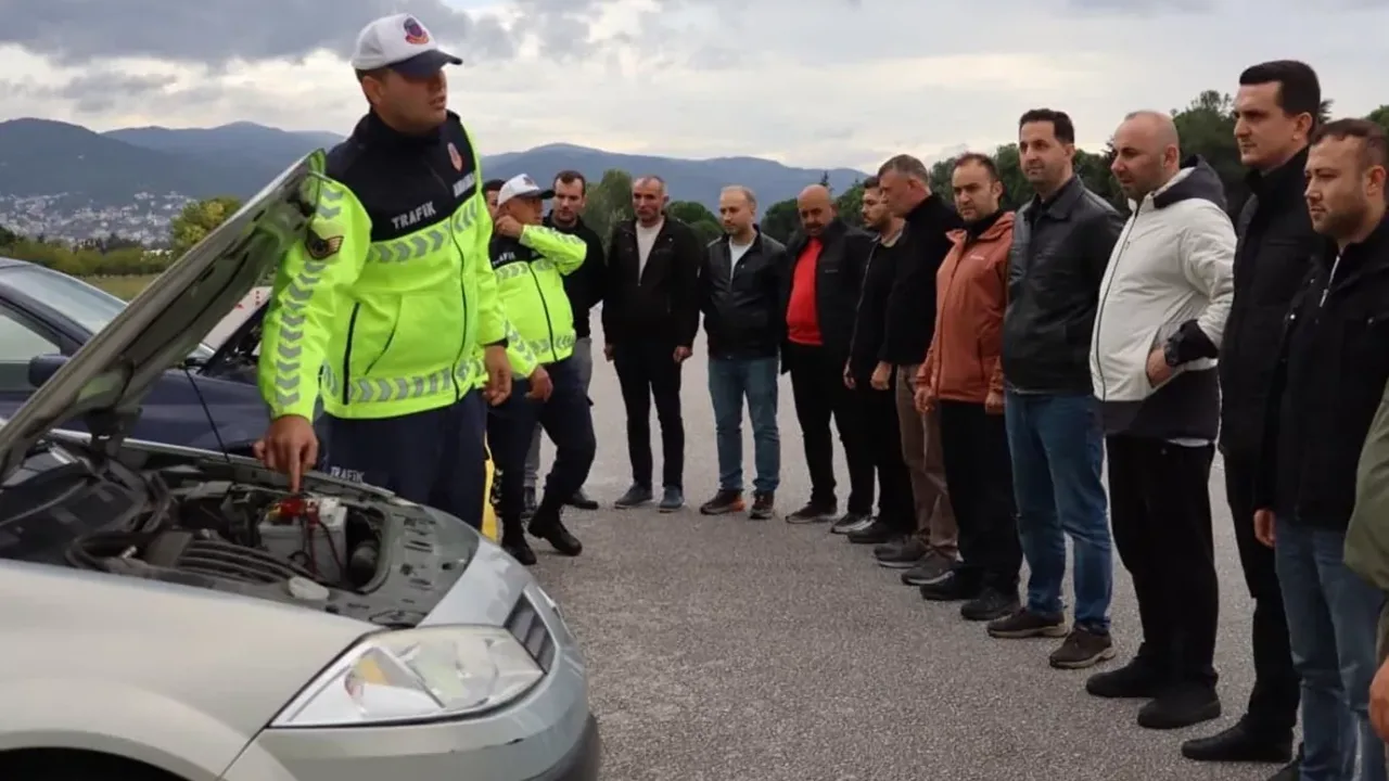 Bursa Jandarma Trafik'ten şoförlere güvenli sürüş eğitimi