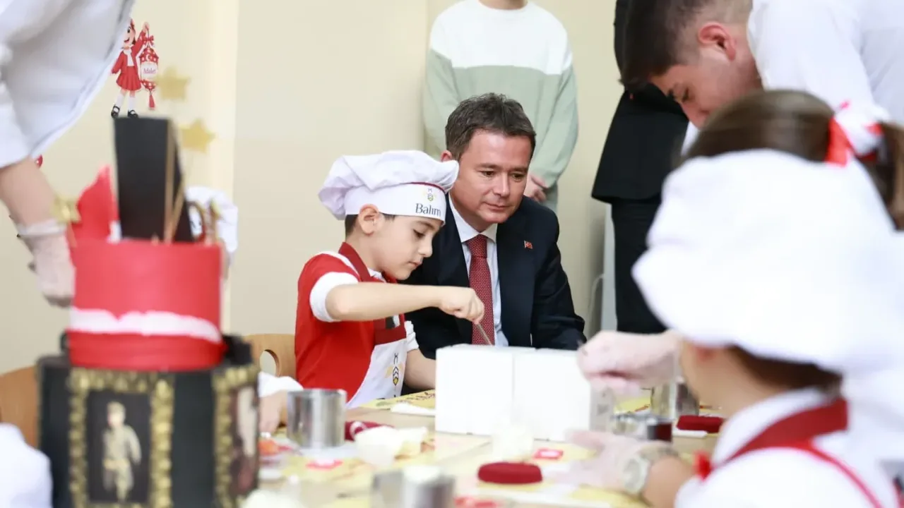 Bursa Osmangazi’de Cumhuriyet coşkusu kreşlere taştı