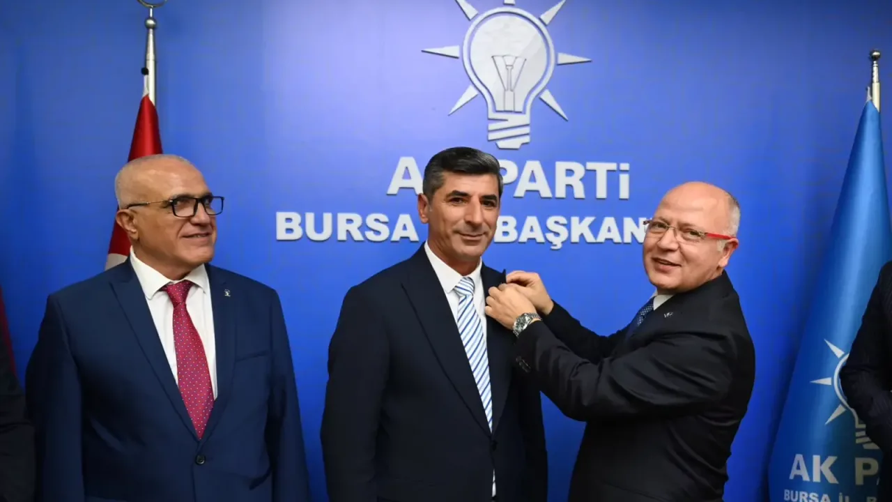 Bursa Yenişehir’de 2 belediye meclis üyesi AK Parti’ye katıldı