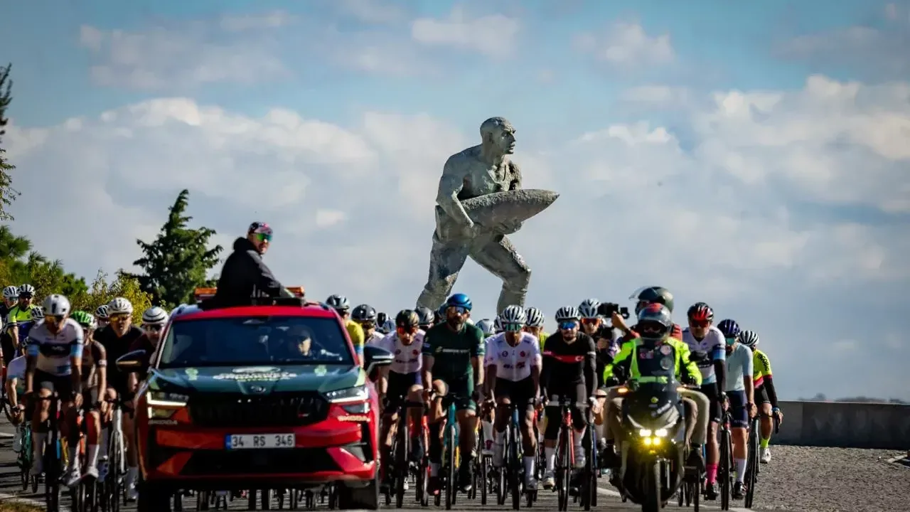 Çanakkale’de iki kıtada pedal çevirdiler... Gran Fondo’da