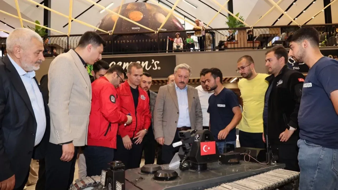 Çarşı Melikgazi'de teknoloji ve bilimle dolu bir gün yaşandı