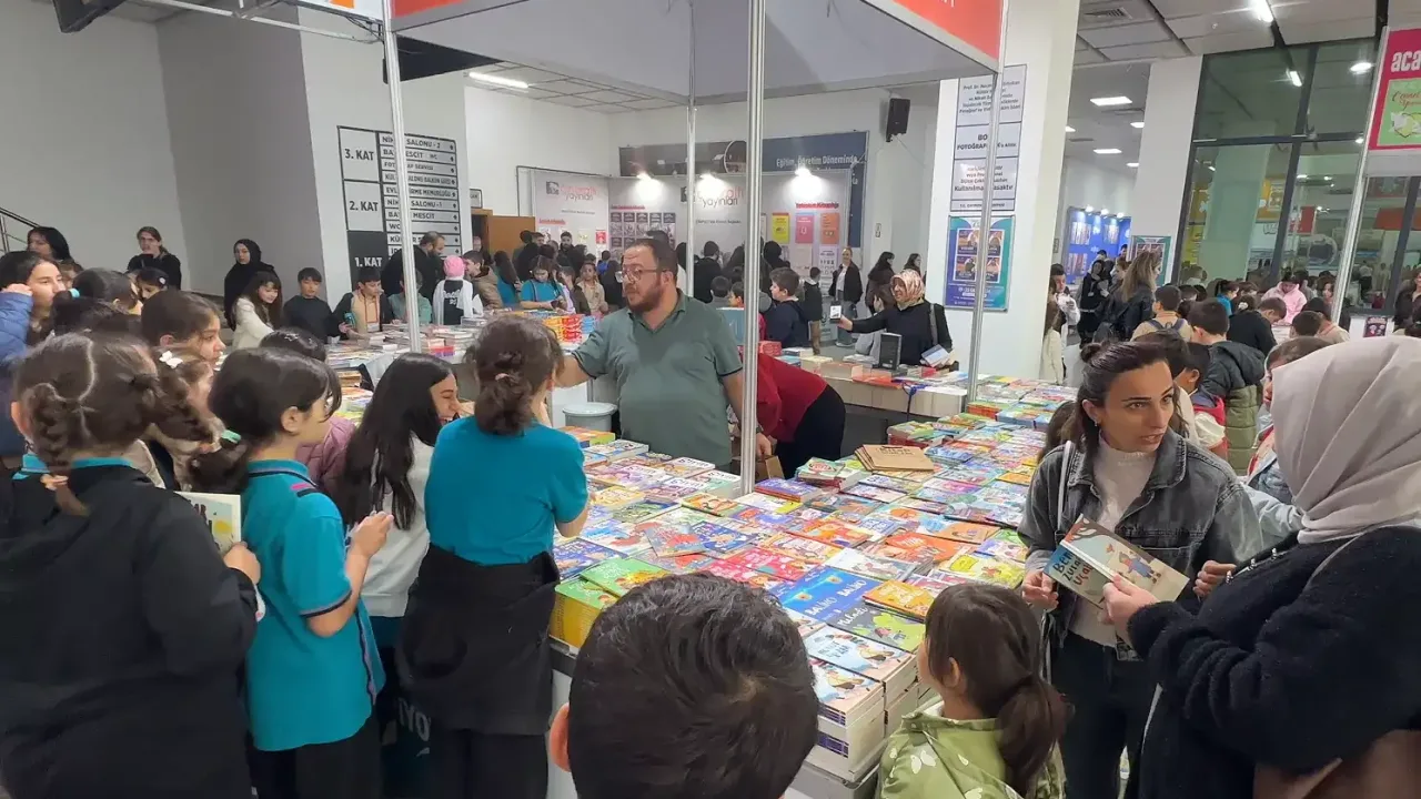 Çayırovalı kitapseverler, kitap günlerinden çok memnun