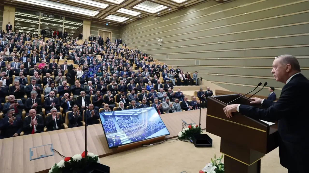 Cumhurbaşkanı Erdoğan'dan muhtarlara: Nifak duvarları örmeye