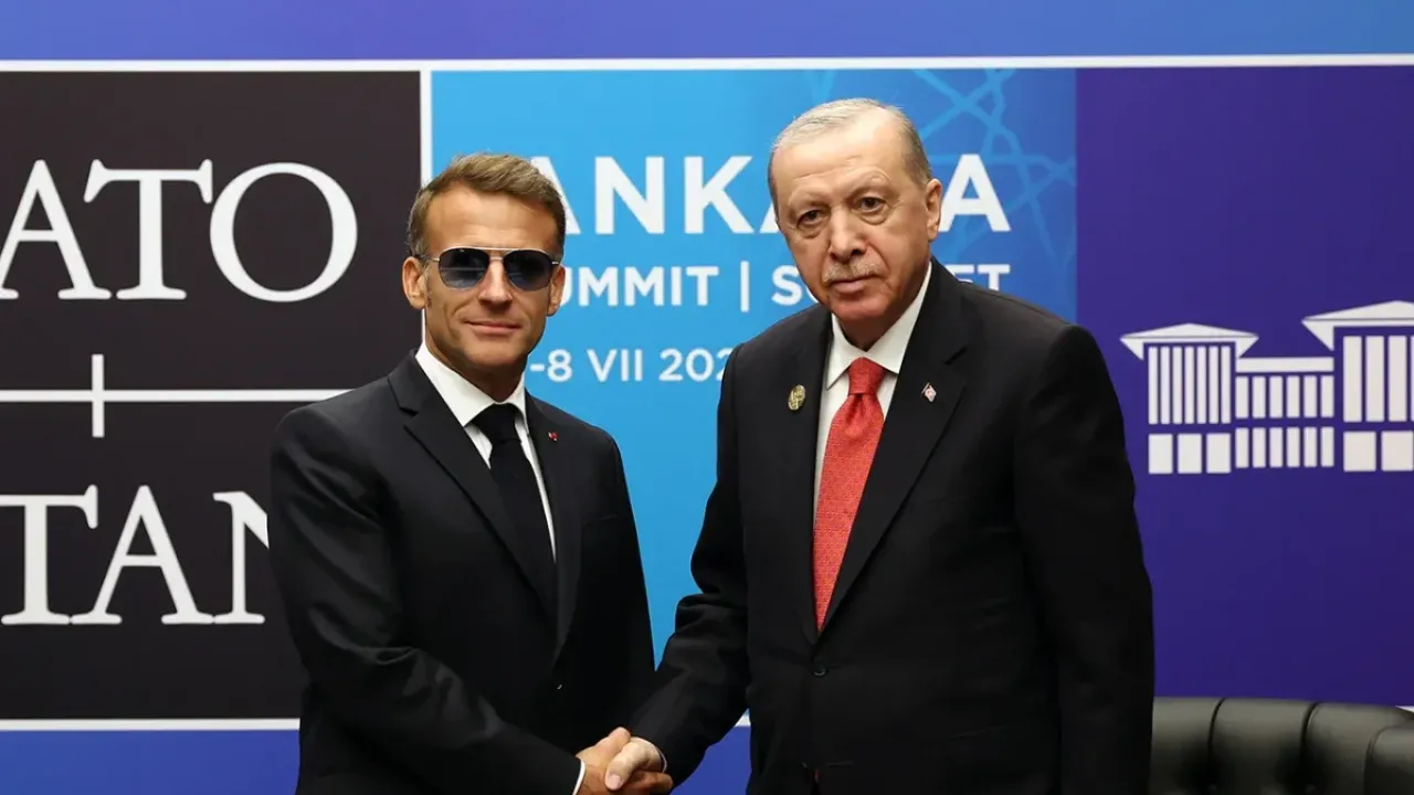 Cumhurbaşkanı Erdoğan, Macron’u Türkiye’deki COP31 Zirvesi’ne