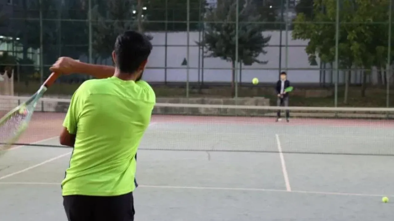 Cumhuriyet Bayramı tenis turnuvası başladı