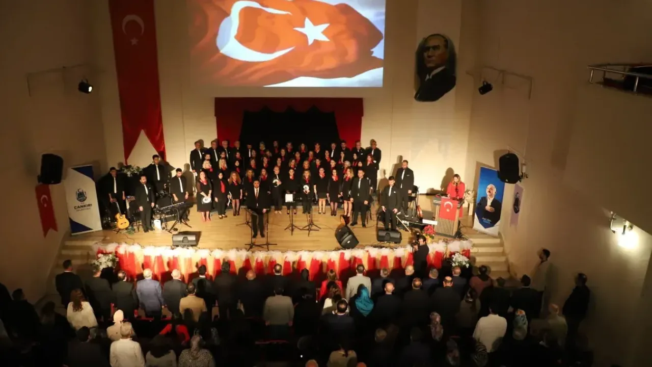 Cumhuriyet coşkusu türkülerle sahneye taşındı
