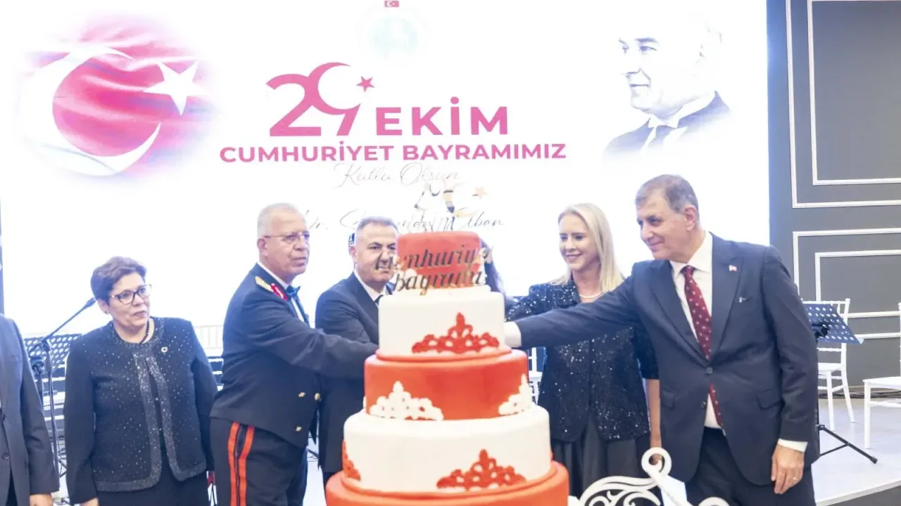 Cumhuriyet’in 103’üncü yaşına İzmir'de özel gece