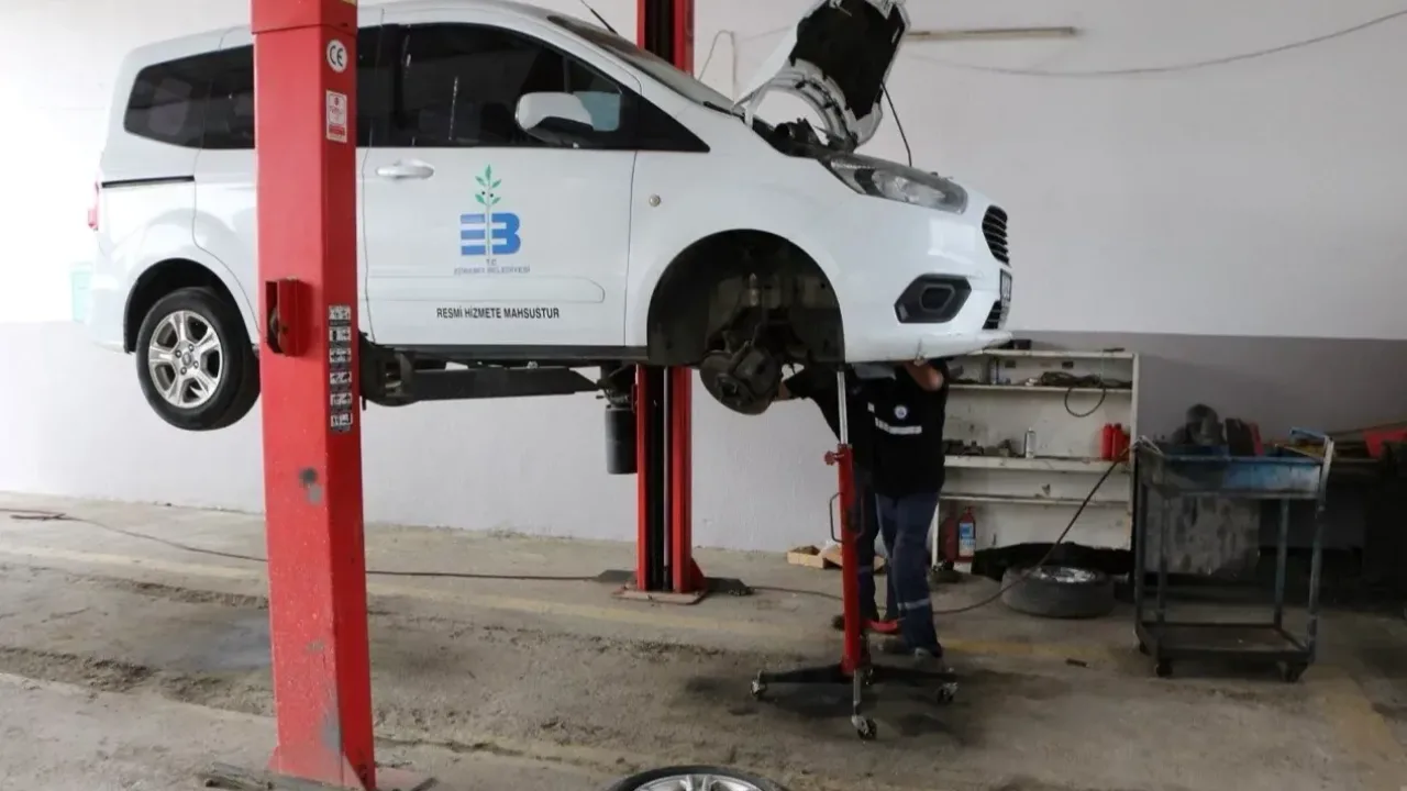 Edremit Belediyesi, araç filosunun bakım ve onarımını kendi