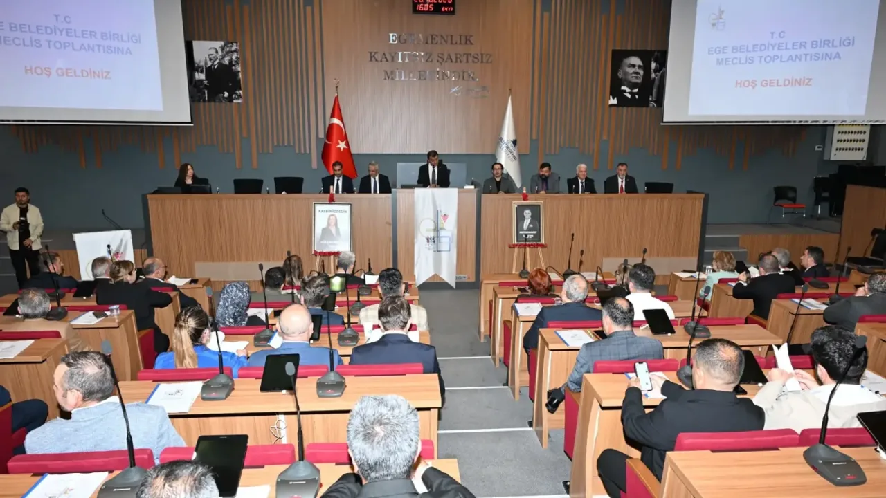 Ege Belediyeler Birliği İzmir'de toplandı