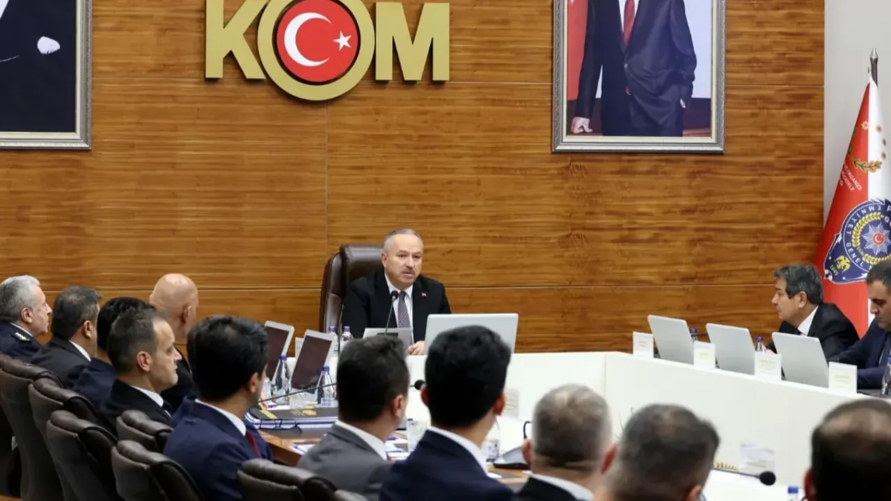 Emniyet'te kritik suçla mücadele toplantısı