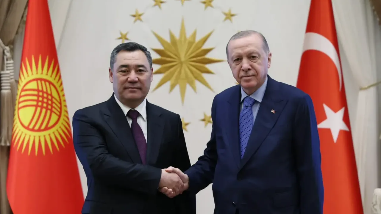 Erdoğan, Kırgızistanlı mevkidaşıyla görüştü