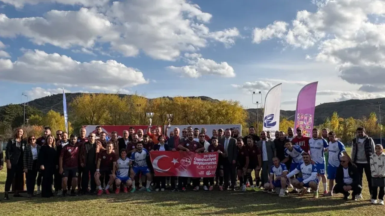 Eskişehir'de belediye çalışanları Cumhuriyet Kupası’nda buluştu