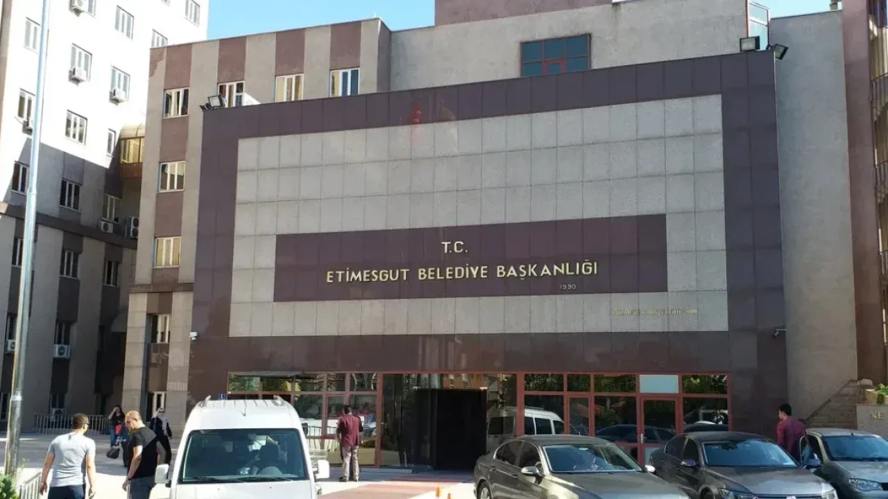 Etimesgut Belediyesi’ne ikinci operasyon: 25 gözaltı