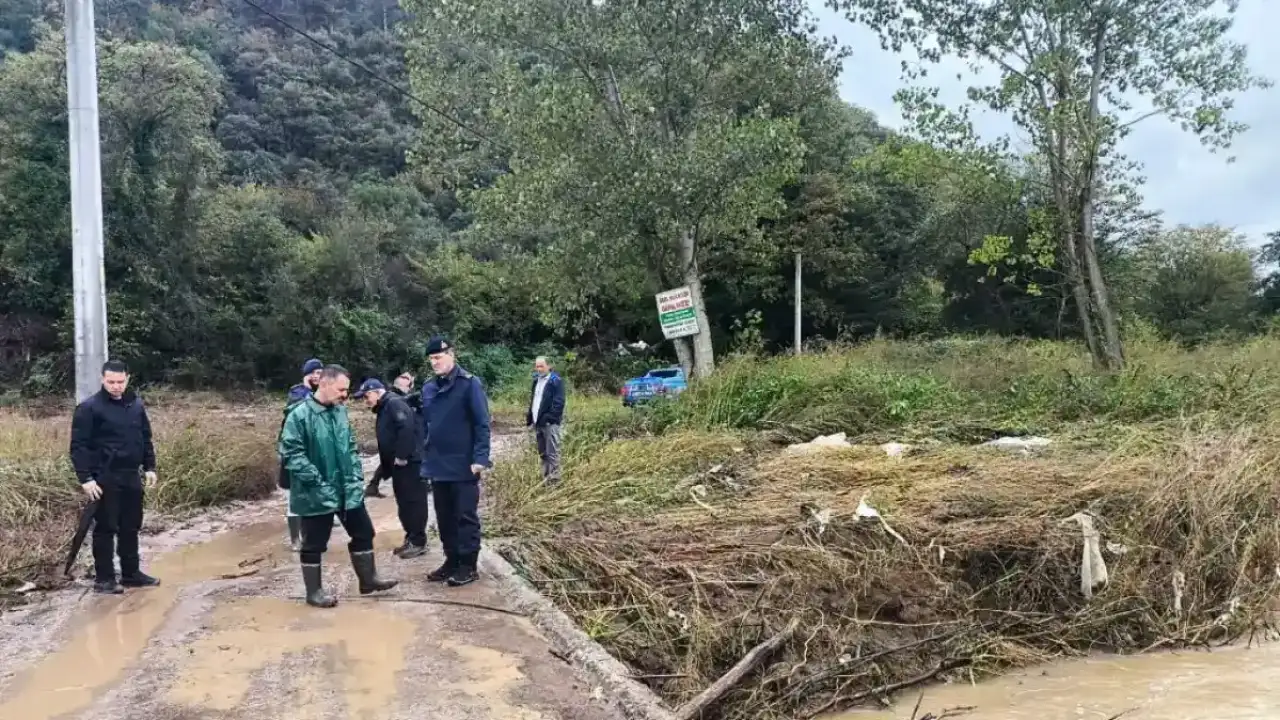 Gebze’de araç dereye düştü: 1 ölü, 1 kayıp