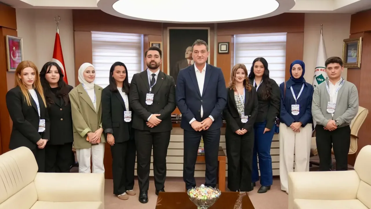 Giresun'da Başkan Köse, üniversiteli gençleri ağırladı