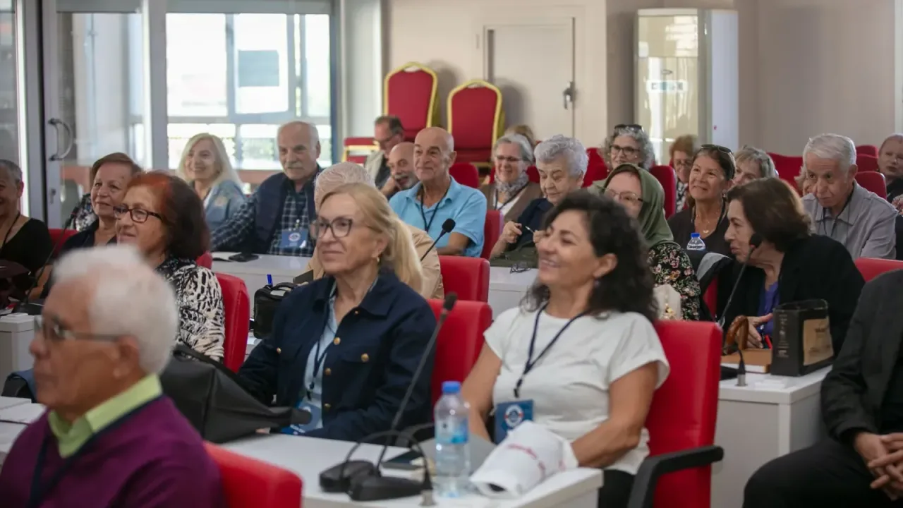 Güzelbahçe 3. Yaş Üniversitesi yeni döneme başladı