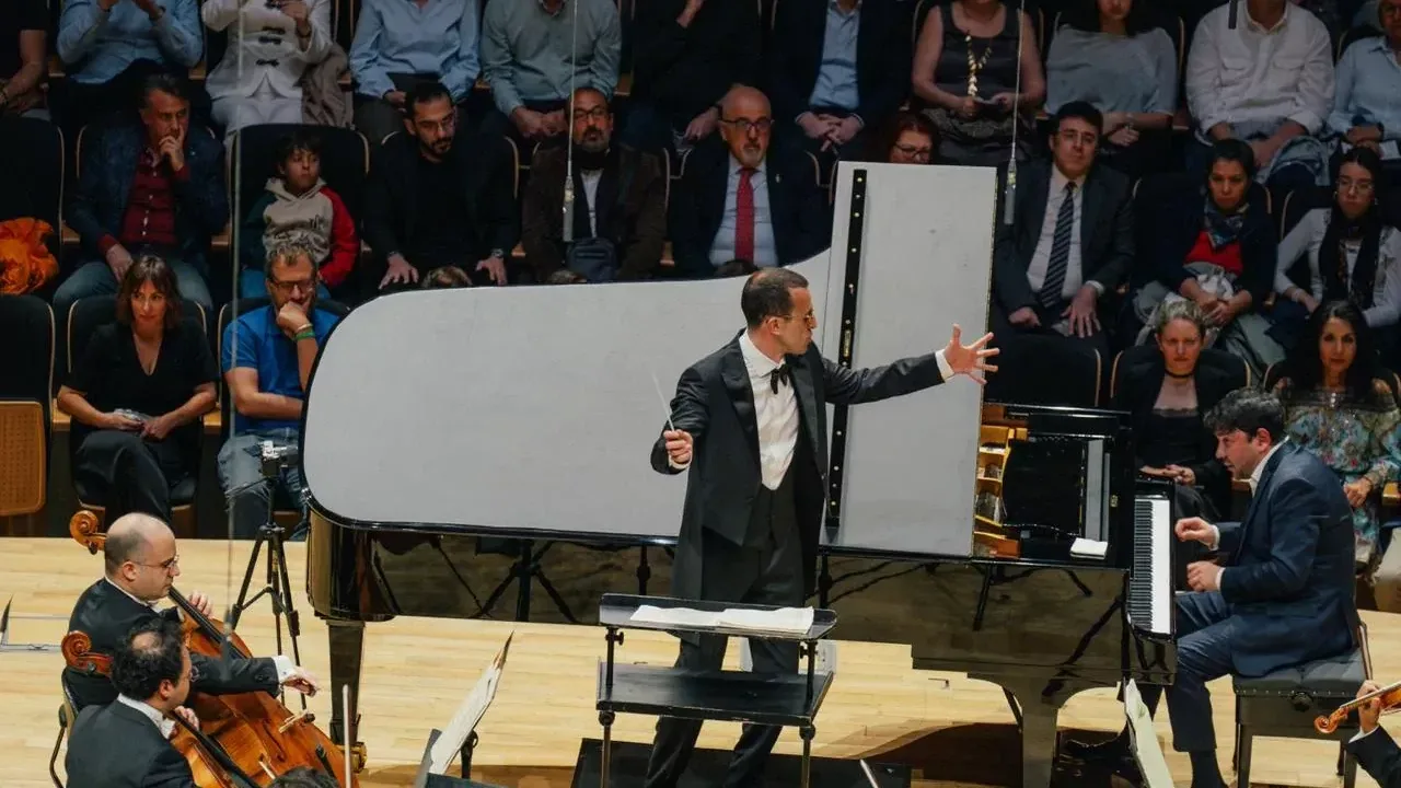 İki asırlık orkestradan görkemli başlangıç