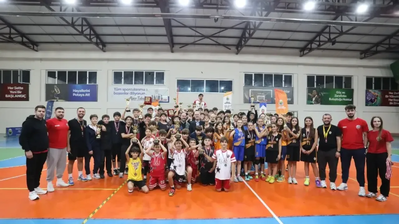 İnegöl Belediyesi’nden gençlere basketbol heyecanı