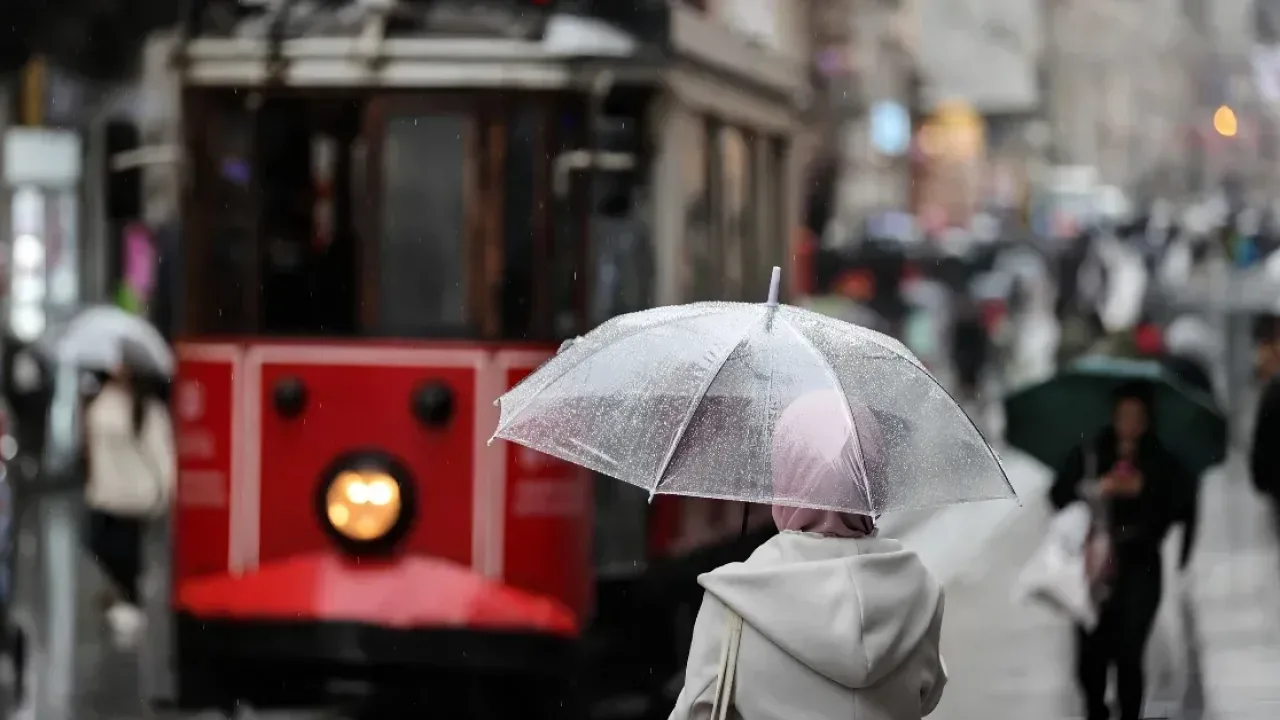 İstanbul’da eğitime 1 gün ara verildi: Motosikletlerin trafiğe