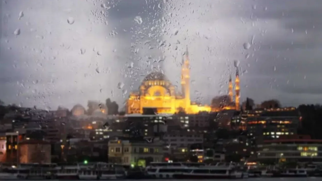 İstanbul’da eğitime 1 gün ara verildi! Motosikletlerin trafiğe