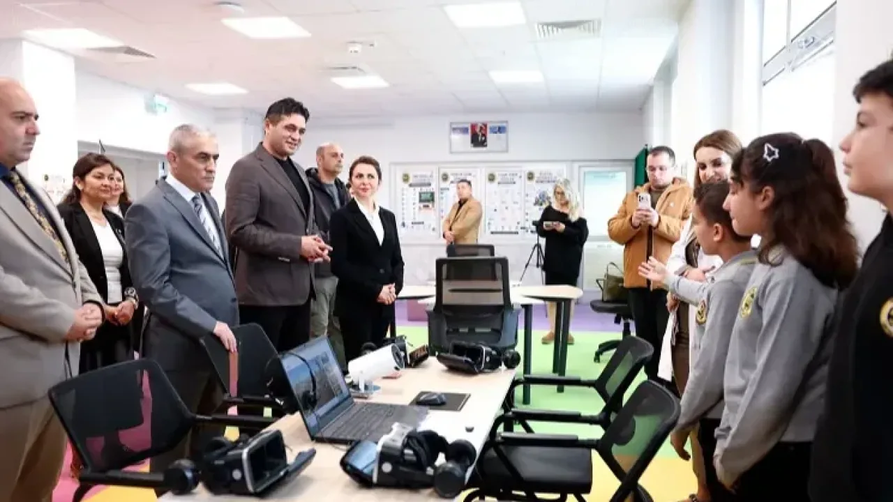 İzmir Aliağa'da geleceğin sınıfı açıldı