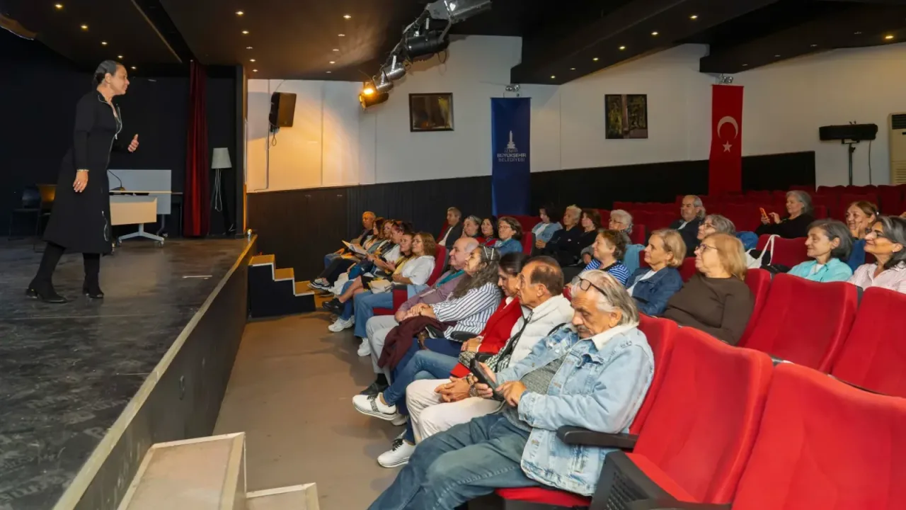 İzmir’de 3. Yaş Üniversitesi’nde son dönem heyecanı