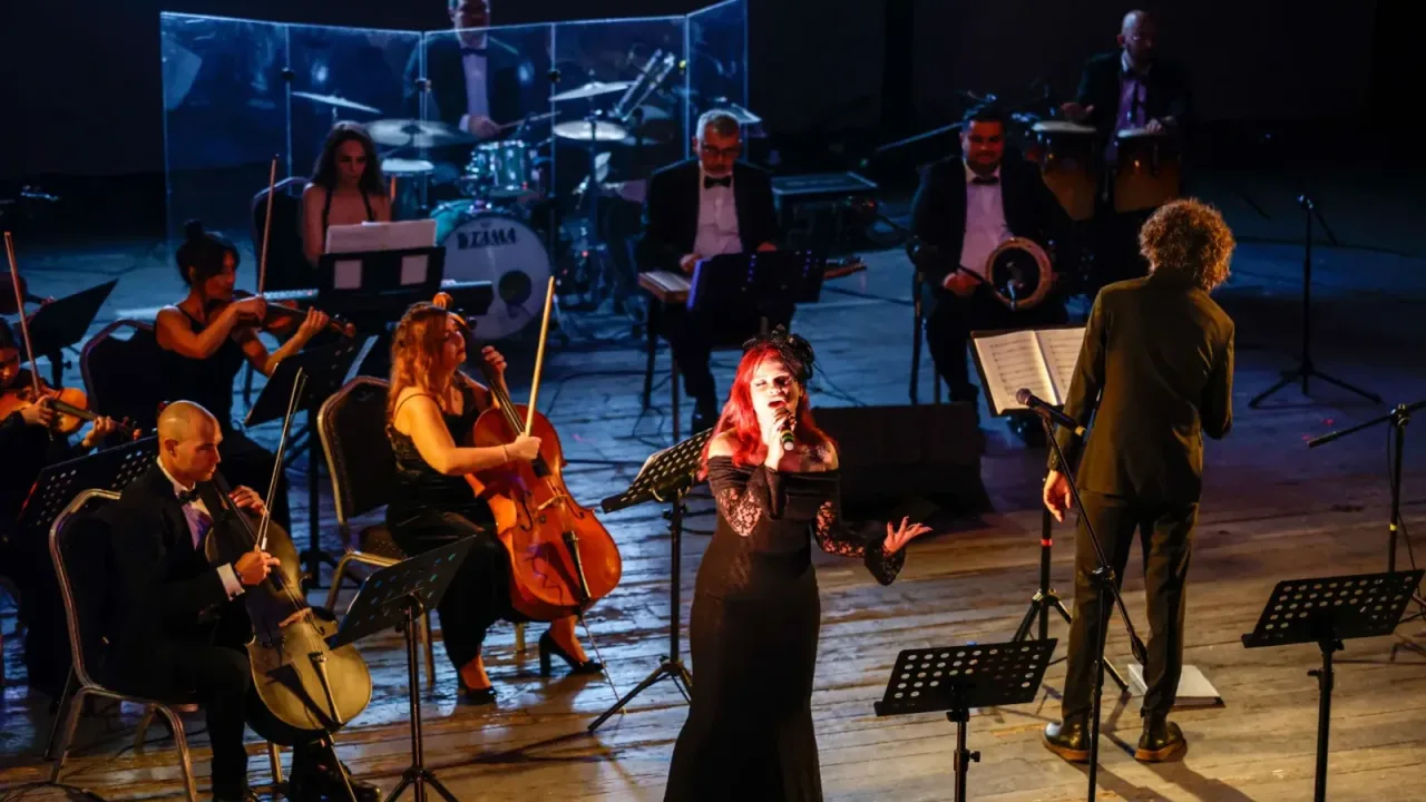 İzmir’de coşku Smyrna Ensemble konseriyle başladı