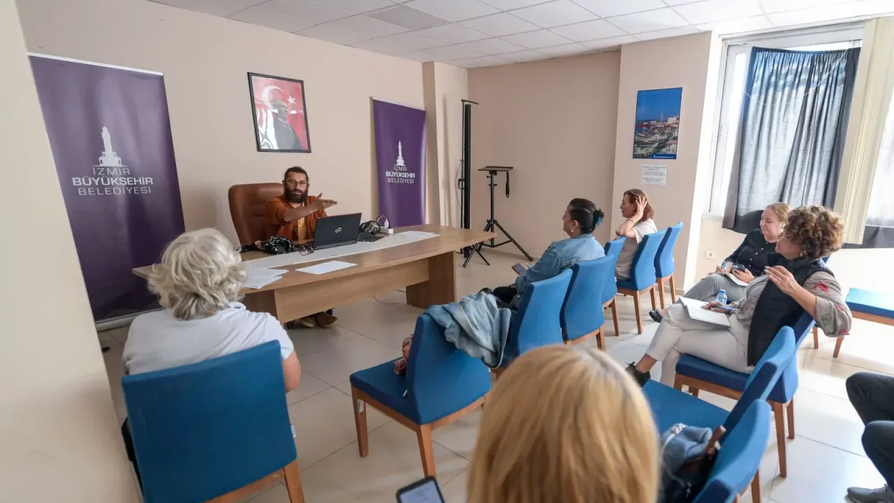 İzmir’de yazarlık eğitimleri başladı