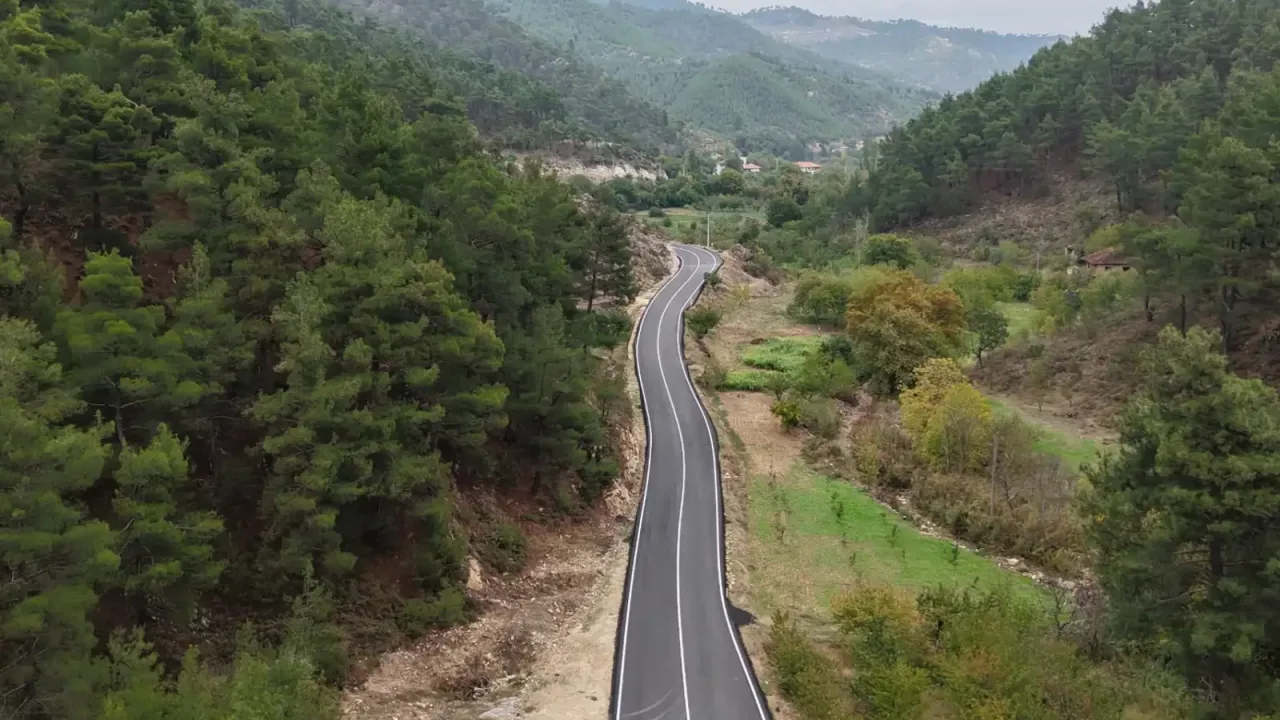İzmir'in en uzak yolu yenilendi