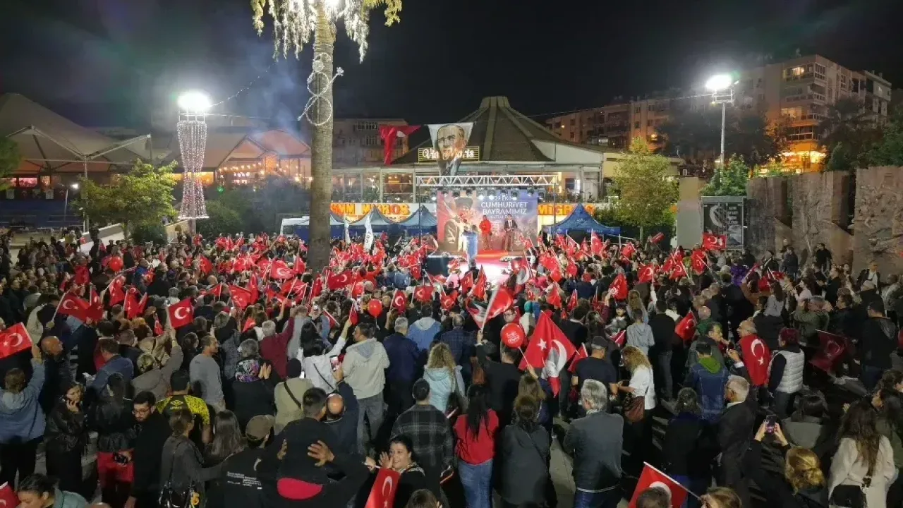 Karabağlar’da Cumhuriyet’in 103.yılı coşkusu