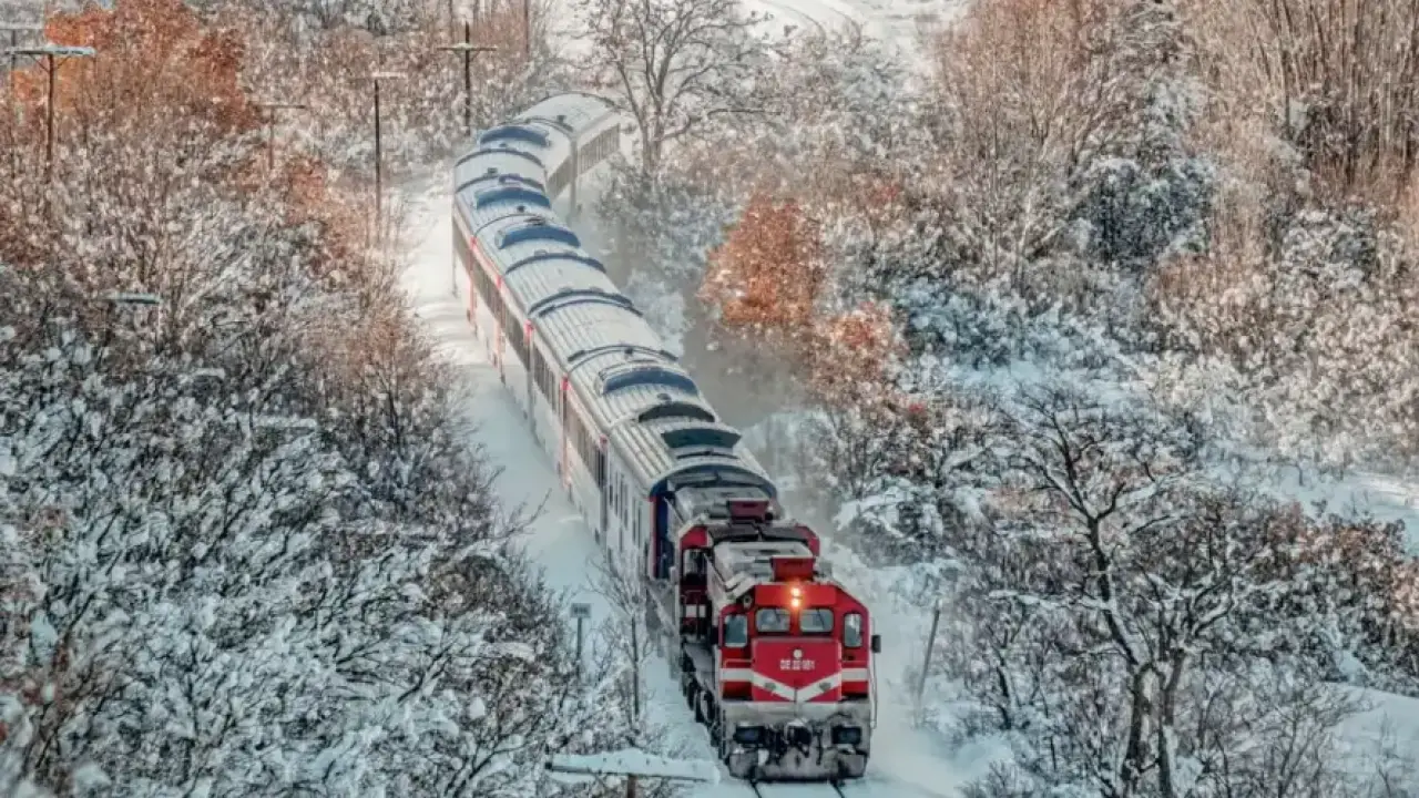 Kars’a uzanan turistik trenlerde yeni sezon tarifesi açıklandı