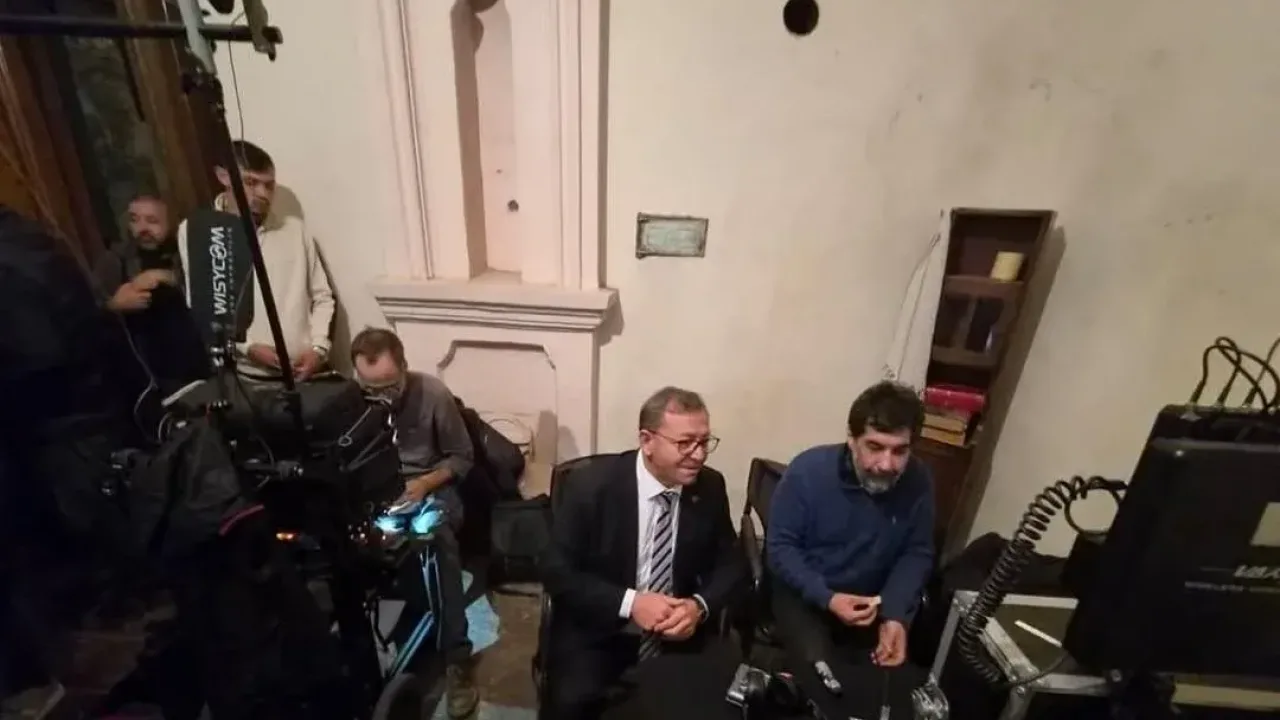 Kars’ta devam eden film çekimlerine valilikten ziyaret