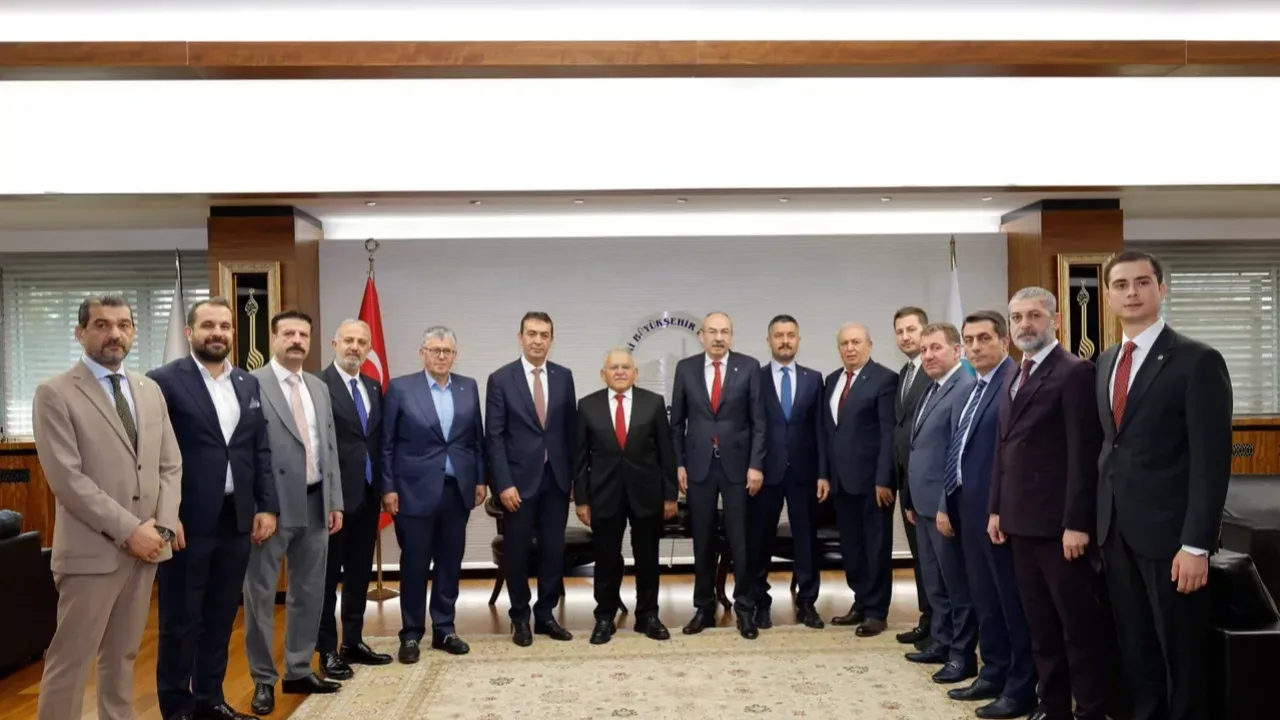 Kayseri Büyükşehir güven tazeleyen başkanları ağırladı