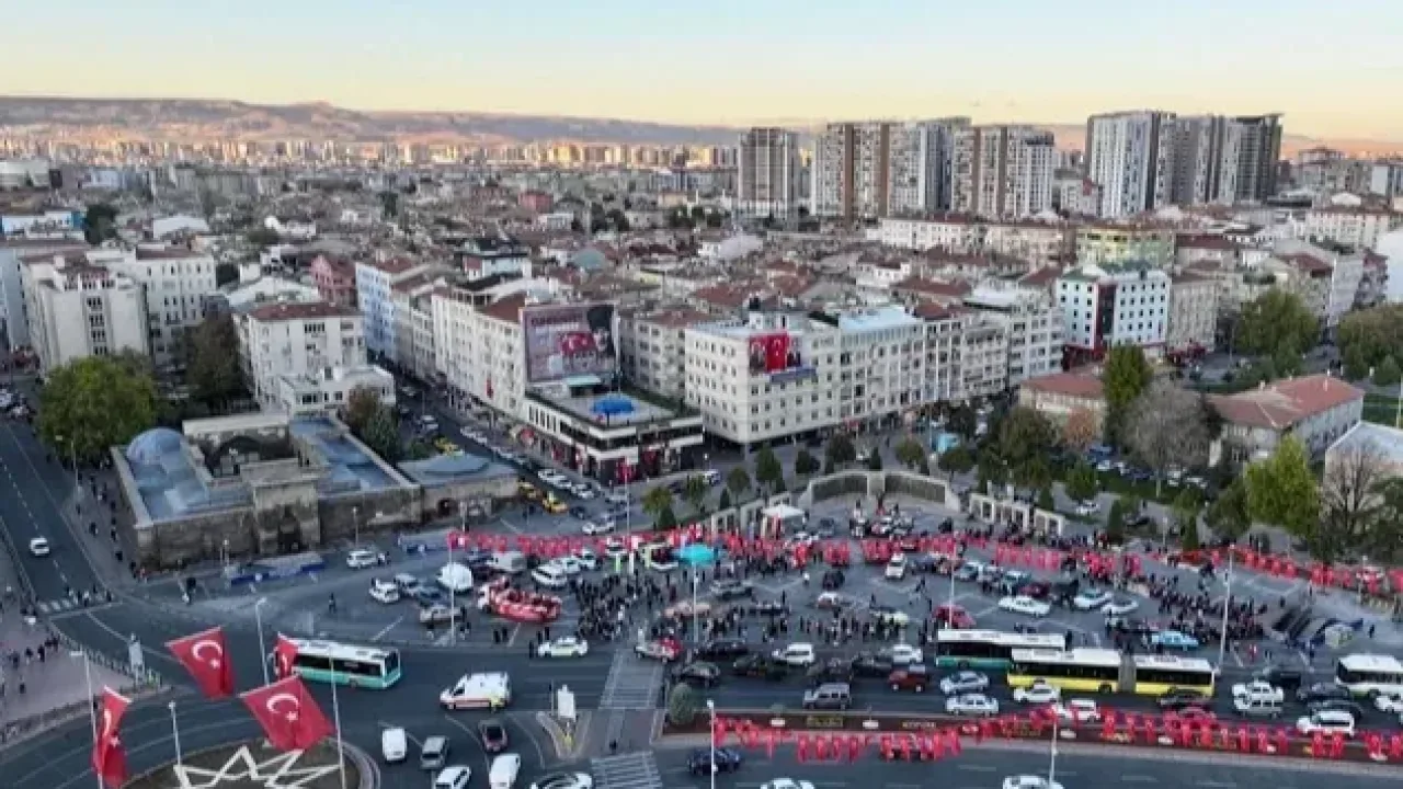 Kayseri Kocasinan'da 'Ay Yıldız' turu