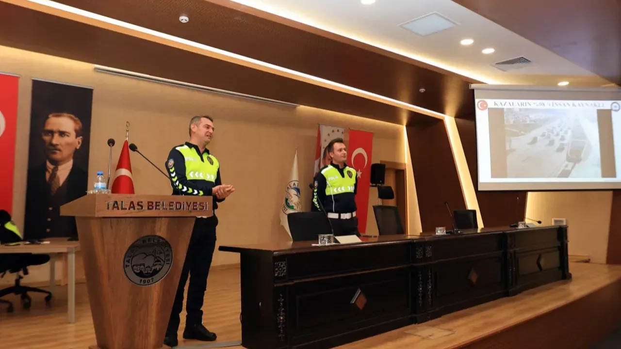 Kayseri Talas'ta emniyet kemerine simülasyonlu anlatım
