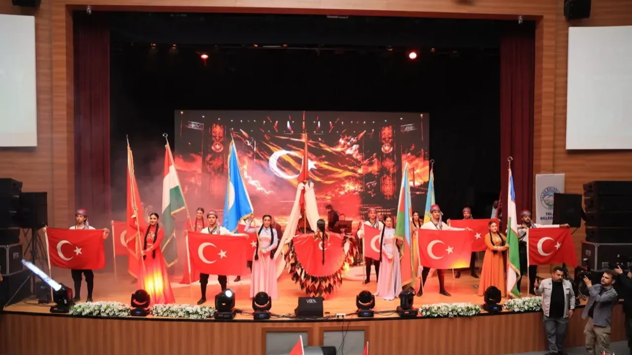 Kayseri Talas'ta Türk Dünyası Şair ve Yazarları'yla 2'nci