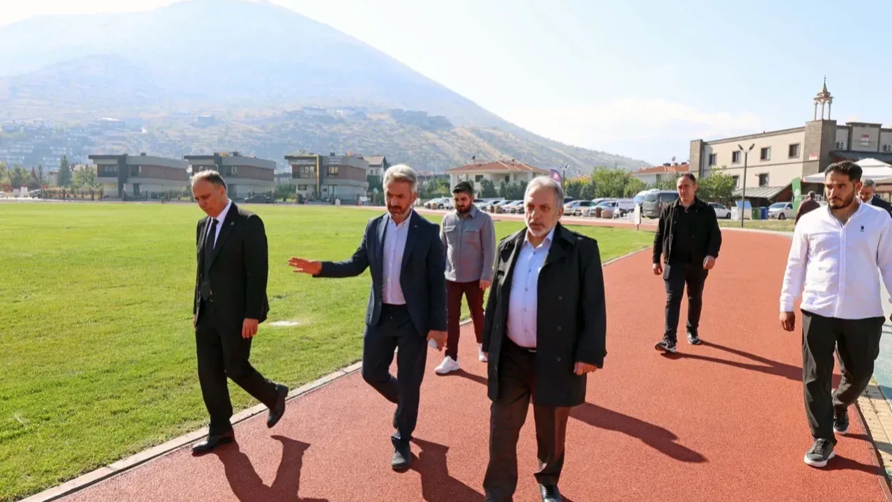 Kayseri Talas yamaç paraşütü iniş alanına tartan pist