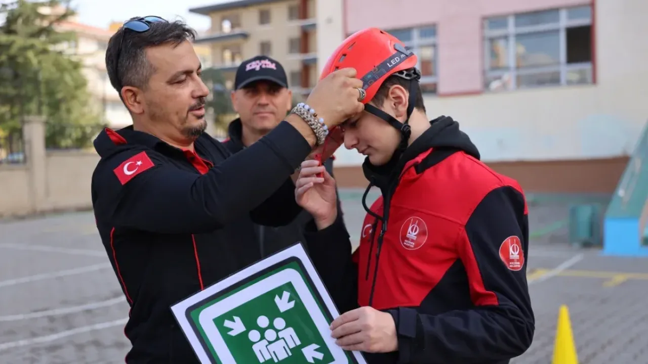 Keçiören’de öğrencilere afet ve yangın eğitimi