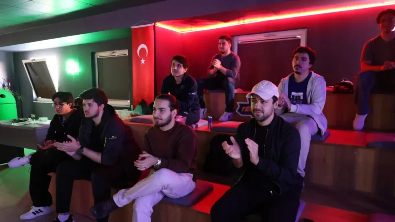 Keçiören TEKNOMER'de üniversite öğrencileri espor turnuvasında