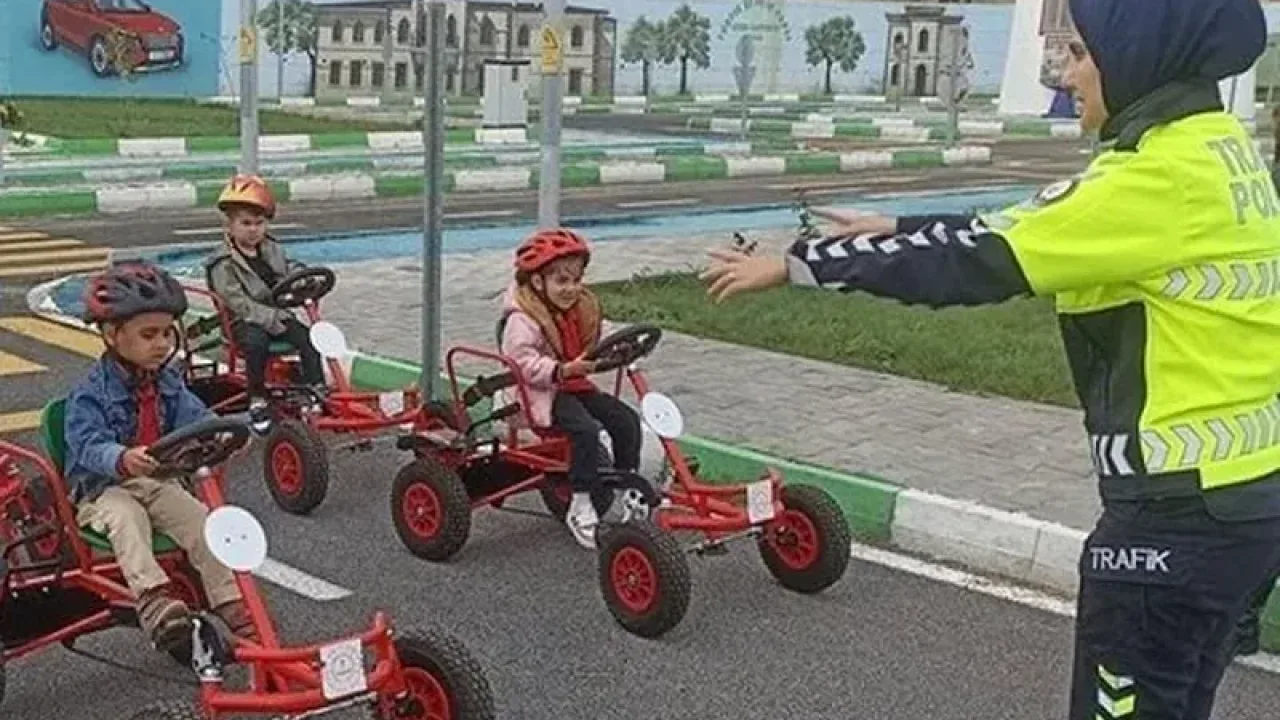 Kilis Trafik Eğitim Parkı'nda öğrencilere trafik eğitimi