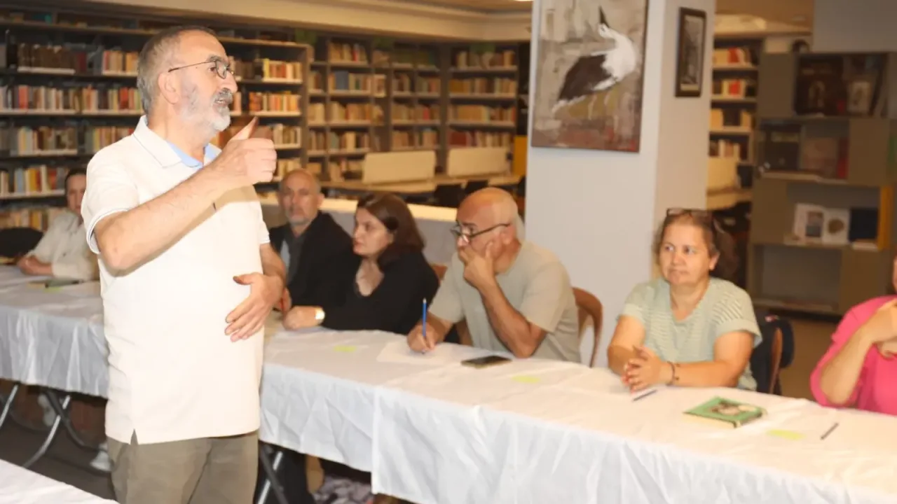 Kitapseverler Efes Selçuk'ta Kuyucaklı Yusuf'u konuştu