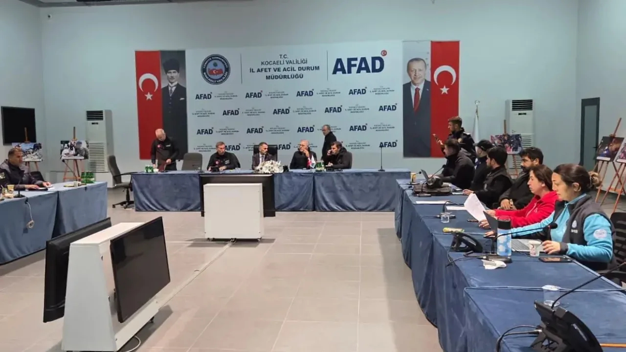 Kocaeli’de sağanak sonrası 2 bin 865 ihbar... Okullar yarın da