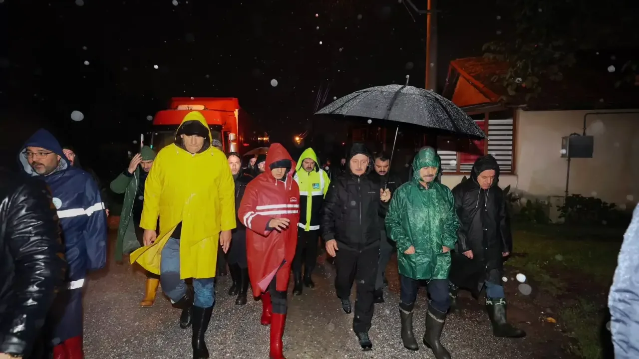 Kocaeli'de Vali Aktaş ve Başkan Büyükakın sahada