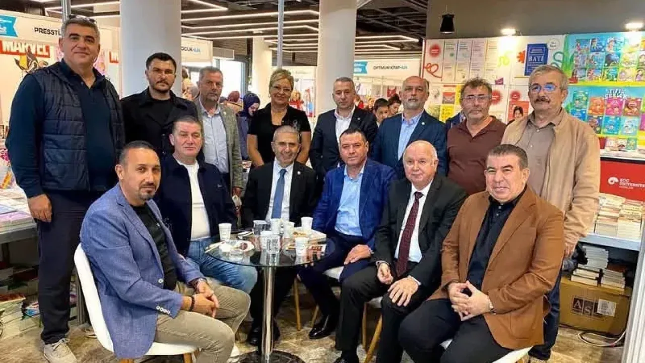 Kocaeli Kitap Fuarı'nda Yüksel Ercan’a büyük ilgi