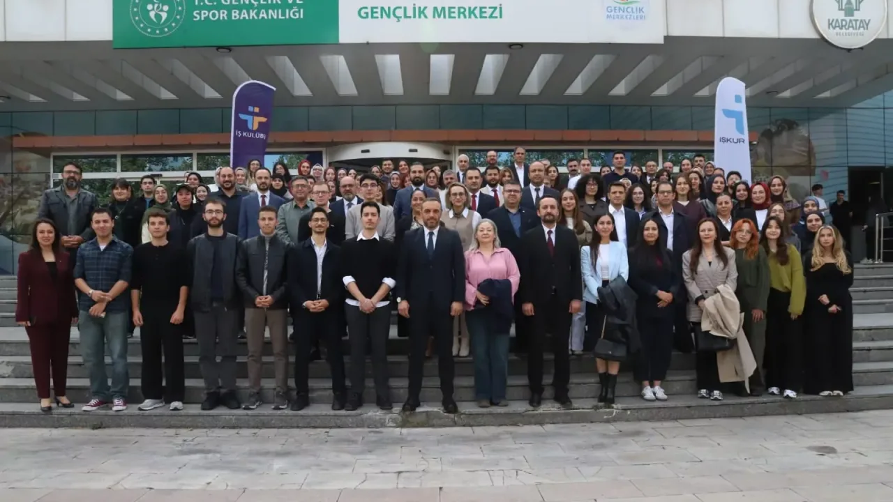Konya'da gençler ve iş dünyası aynı masada buluştu