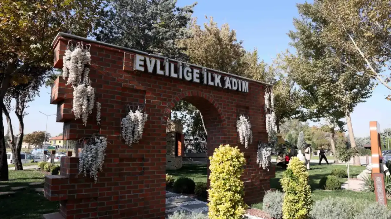 Konya'da Karatay Kültür Merkezi'ne yoğun ilgi