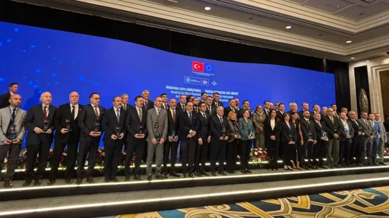 Kütahya Belediyesi’ne dijitalleşme projesi için plaket