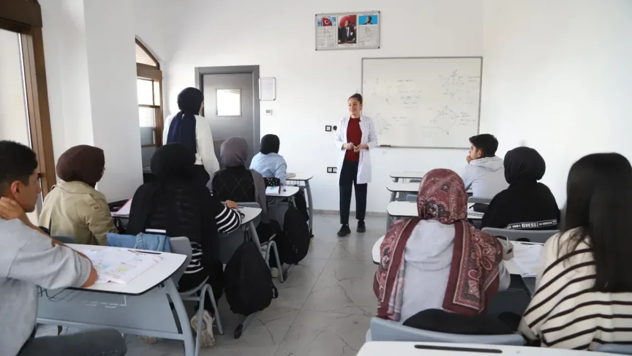 Malatya’da 450 öğrenciye ücretsiz eğitim desteği
