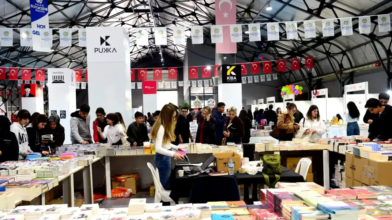 Malatya Kitap Fuarı’na 5 günde 100 bini aşkın ziyaretçi