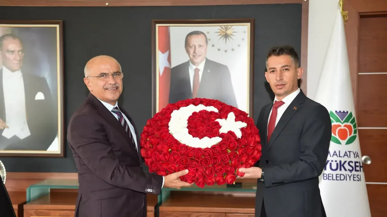 Malatyalı muhtarlardan Başkan Er'e hizmet teşekkürü